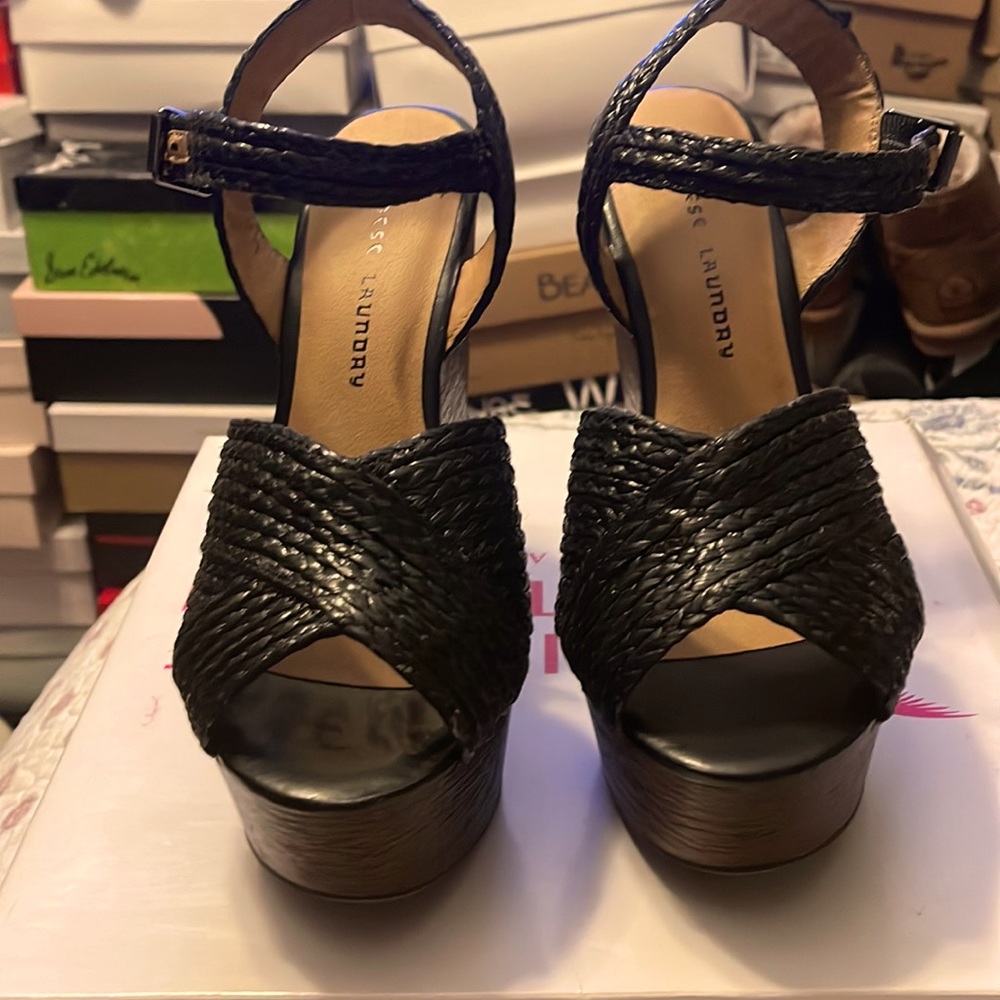 Chinese laundry wedges